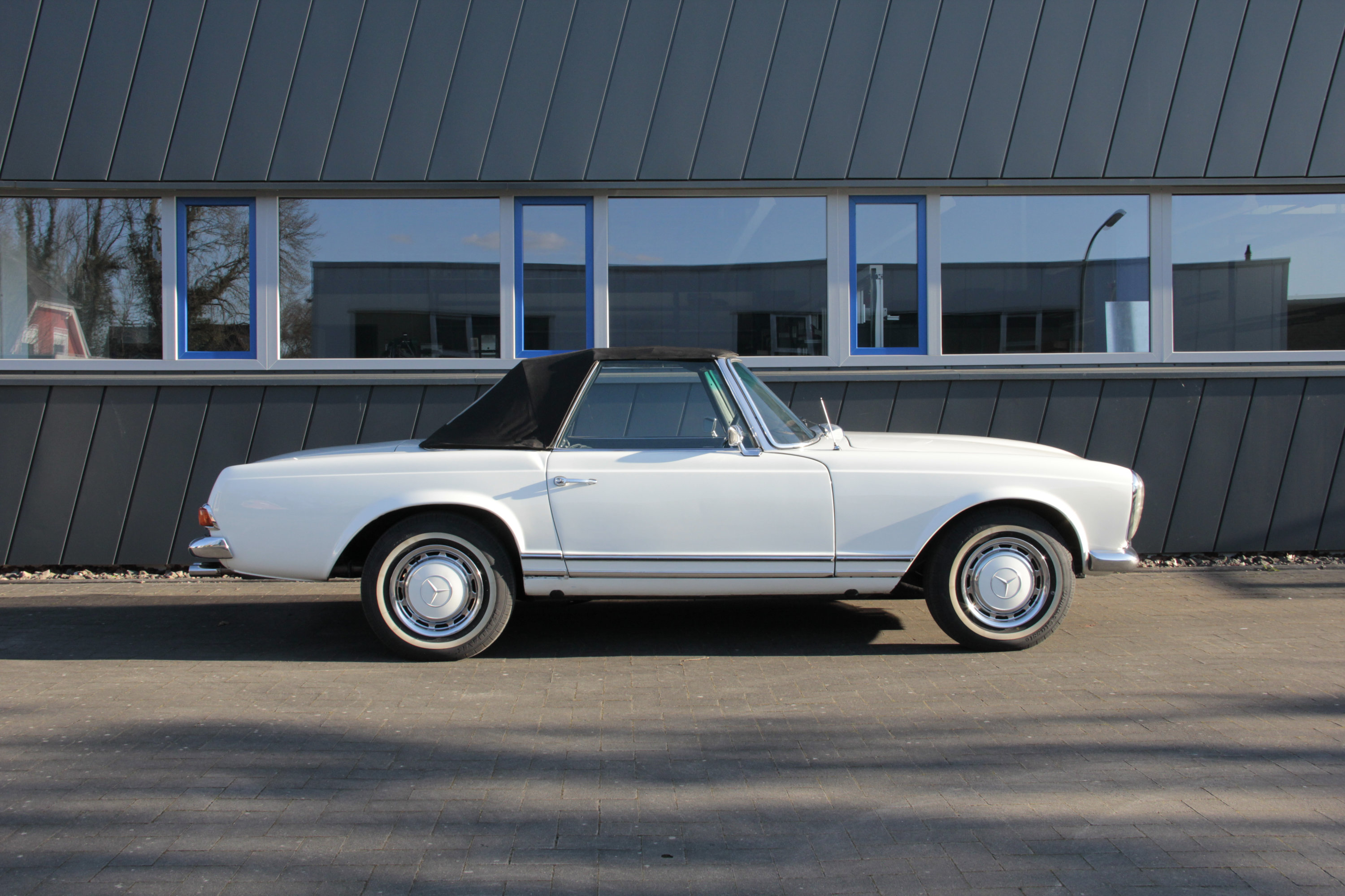 Frontanischt des Mercedes-Benz 280 SL