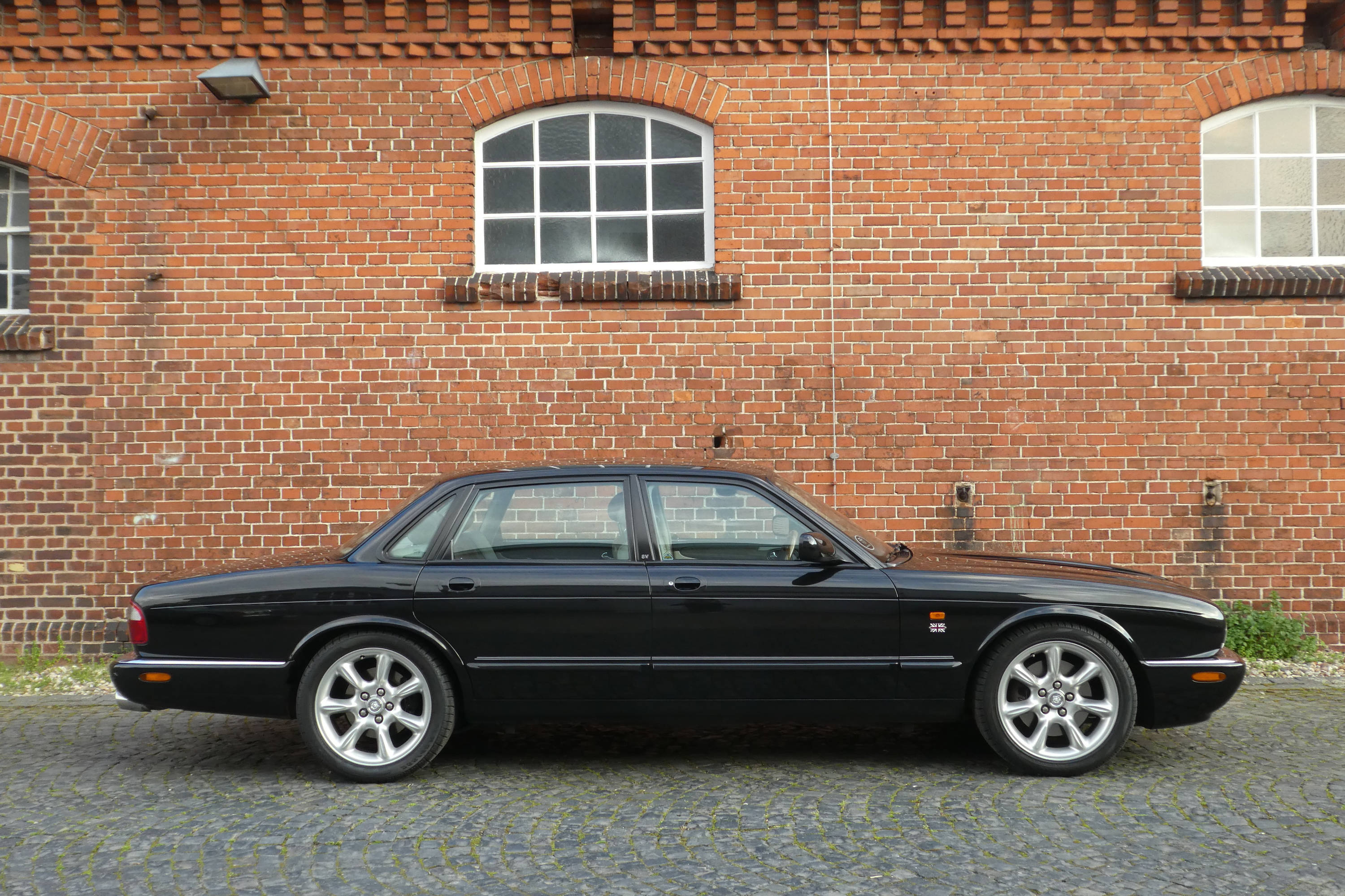 Jaguar XJR (X308)