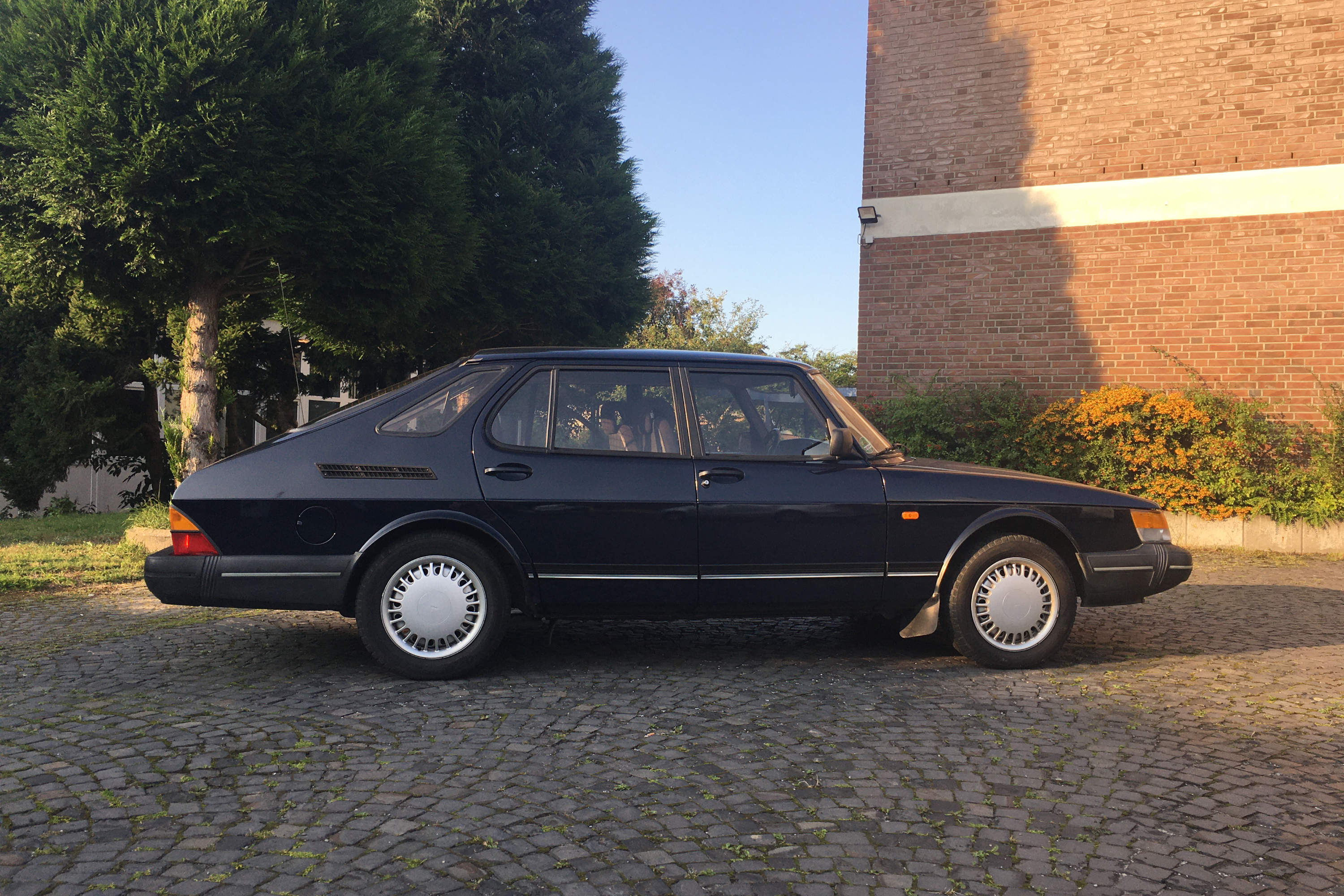 Saab 900i (900/I)