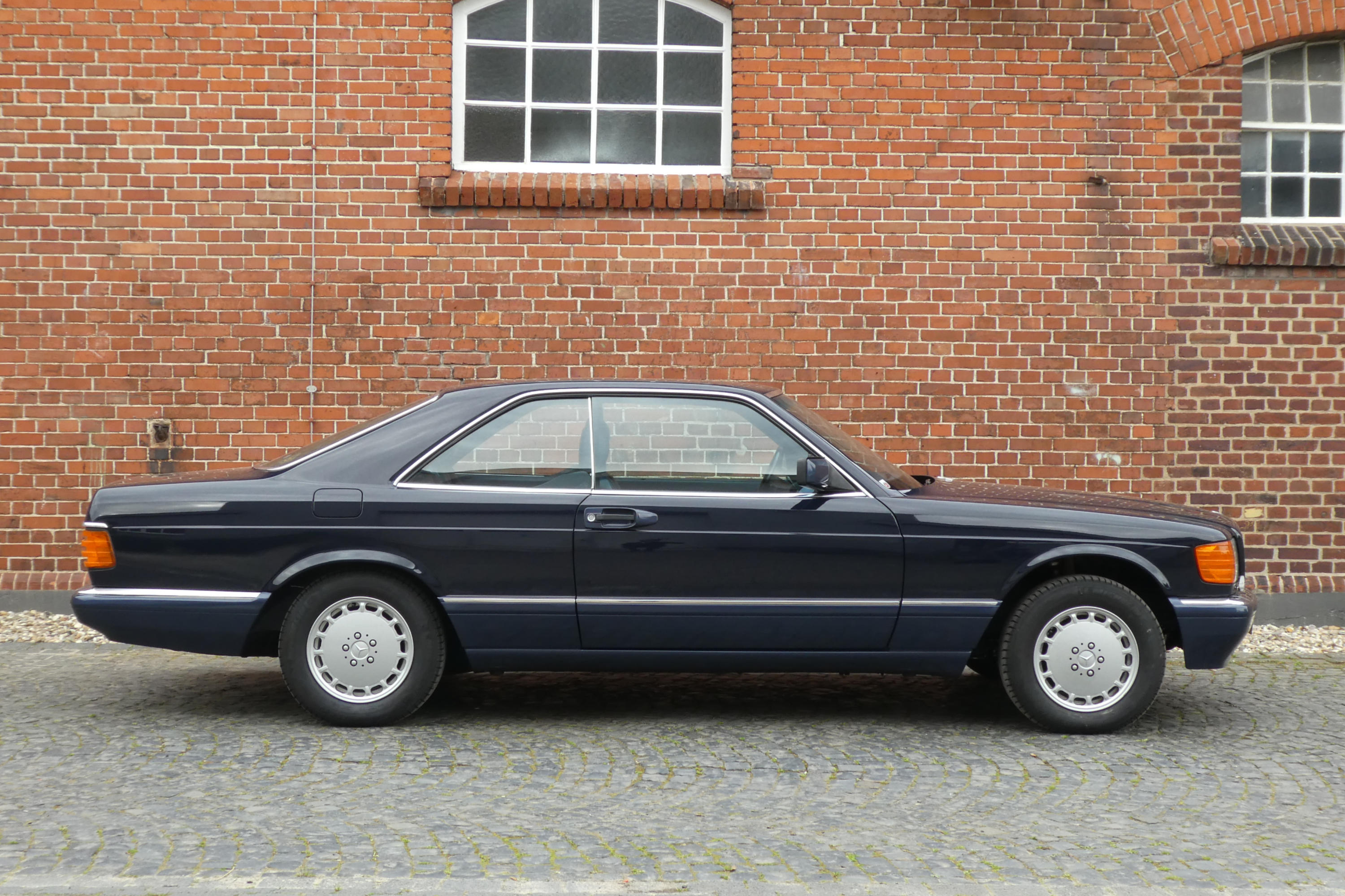 Mercedes-Benz 560 SEC (C126)