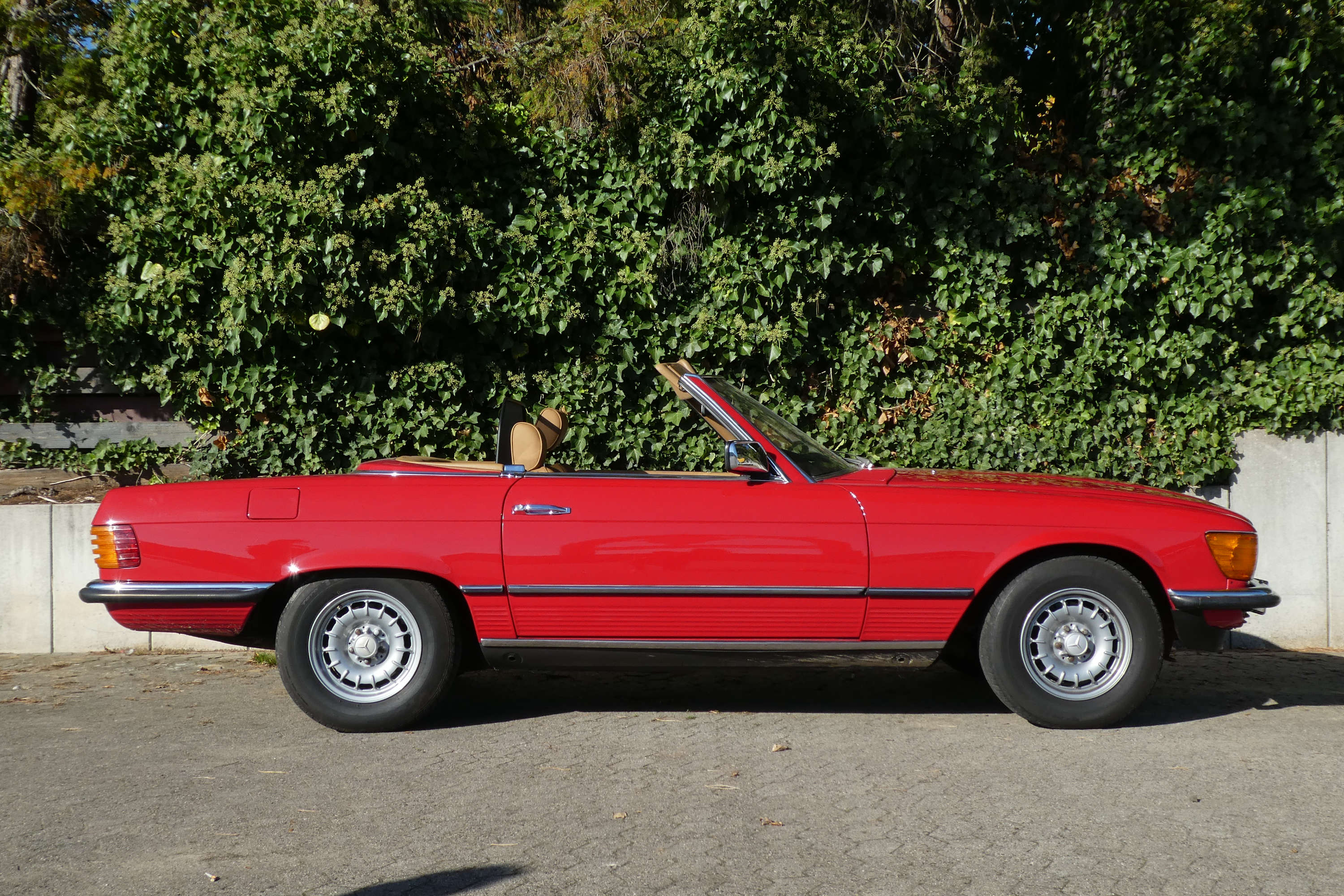 Mercedes-Benz 380 SL (R107)