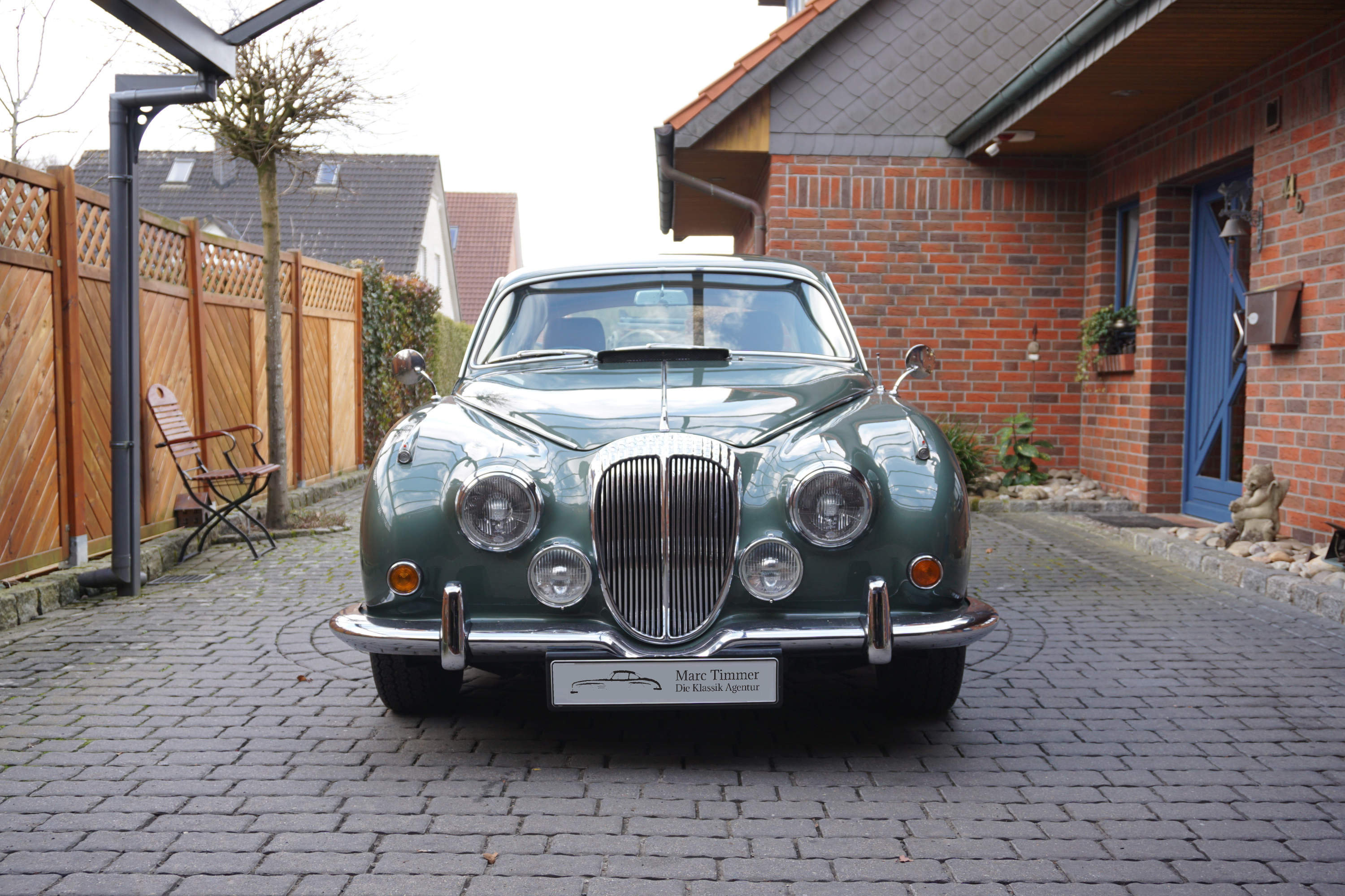 Daimler 250 V8 (Jaguar Mark II)