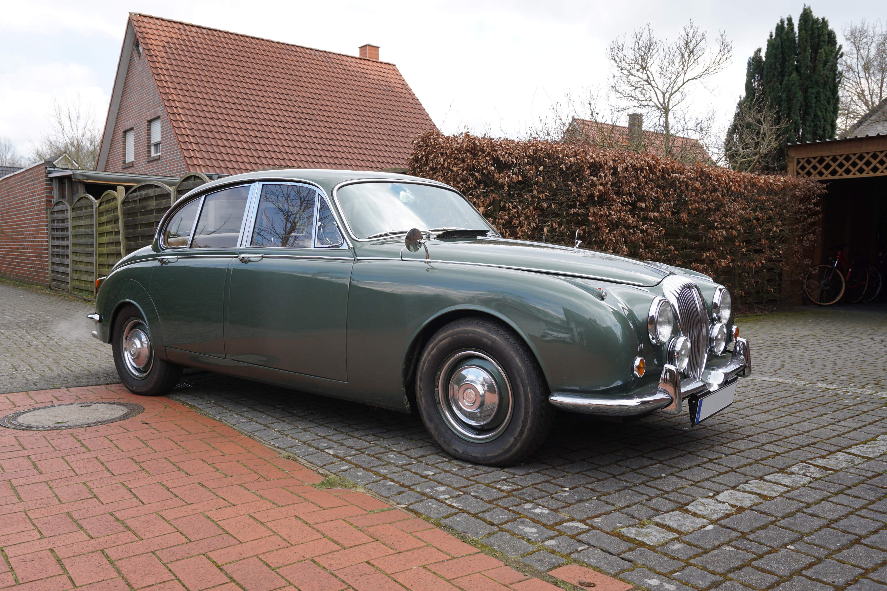 Daimler 250 V8 (Jaguar Mark II)