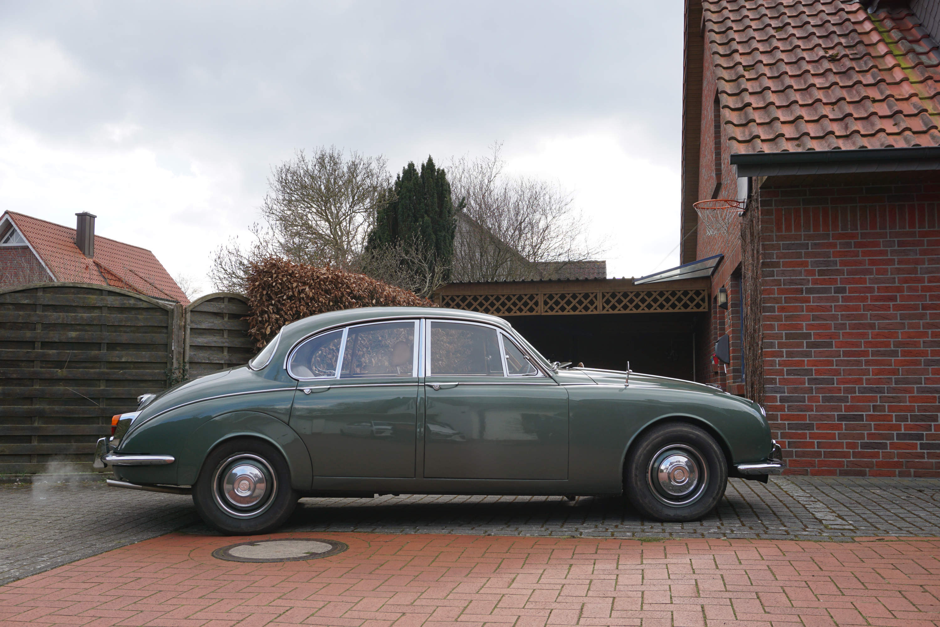 Daimler 250 V8 (Jaguar Mark II)