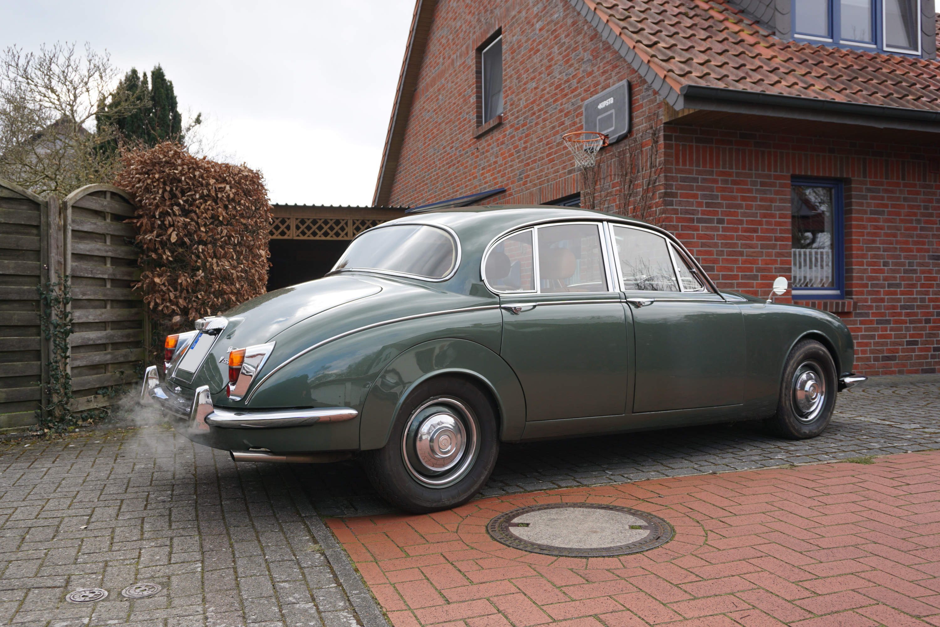 Daimler 250 V8 (Jaguar Mark II)