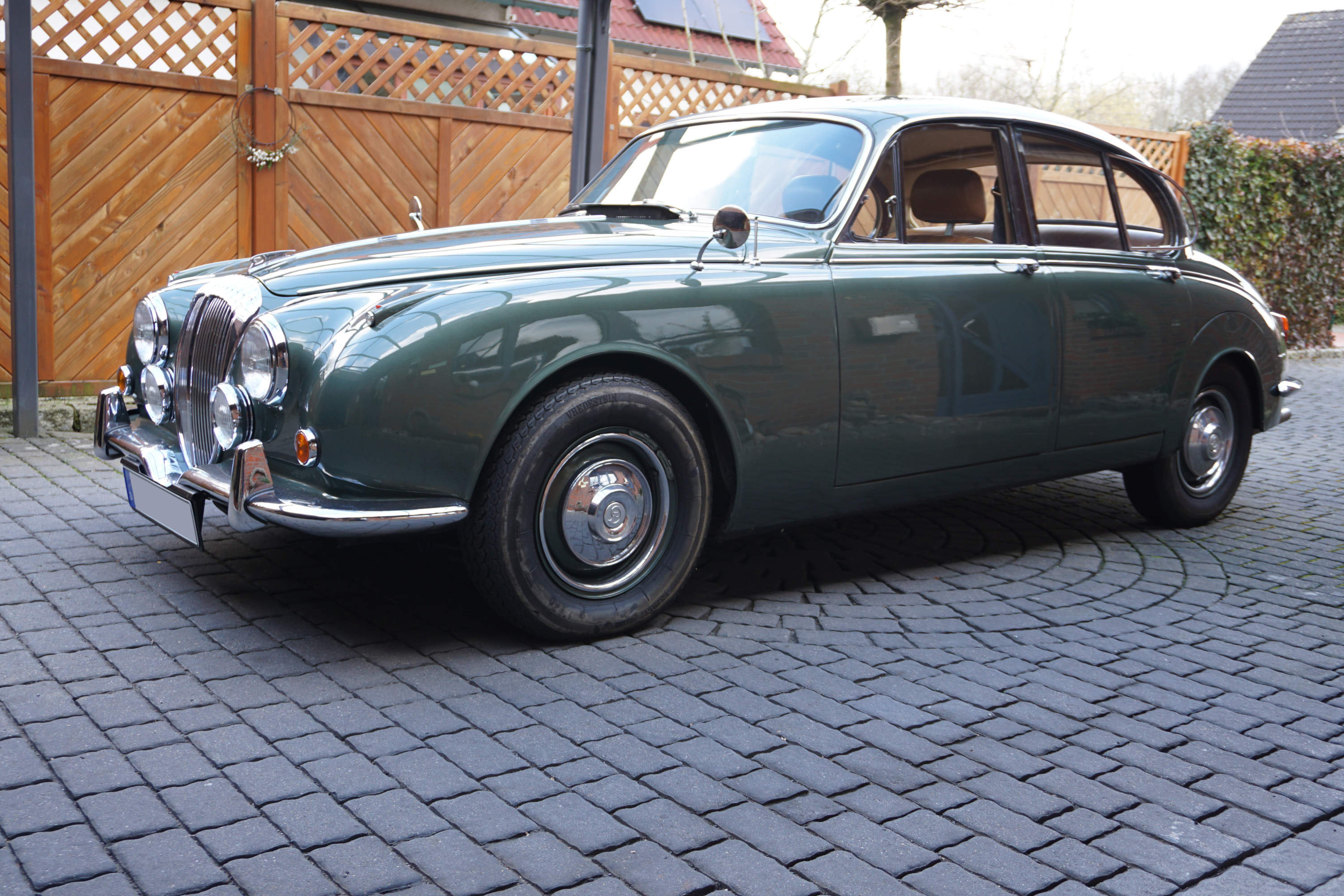 Daimler 250 V8 (Jaguar Mark II)