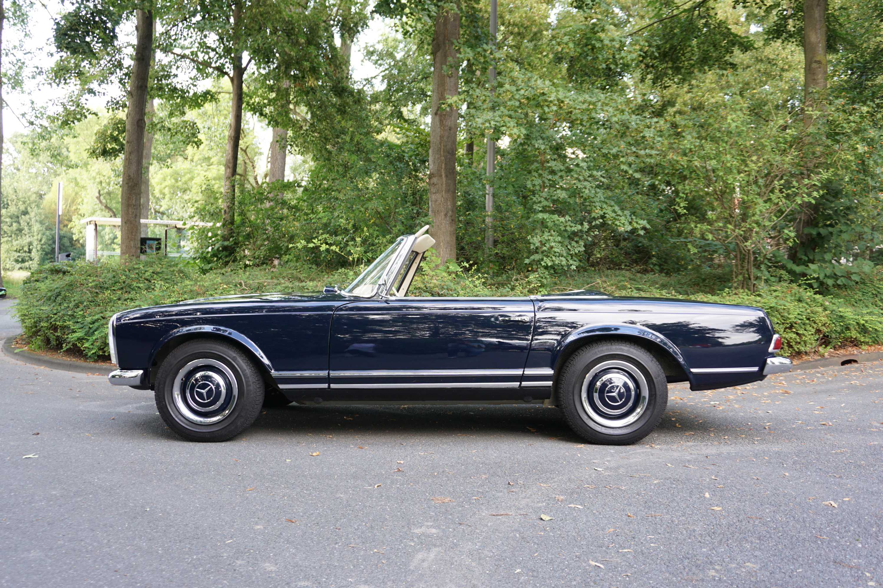 Mercedes-Benz 230 SL (W113)