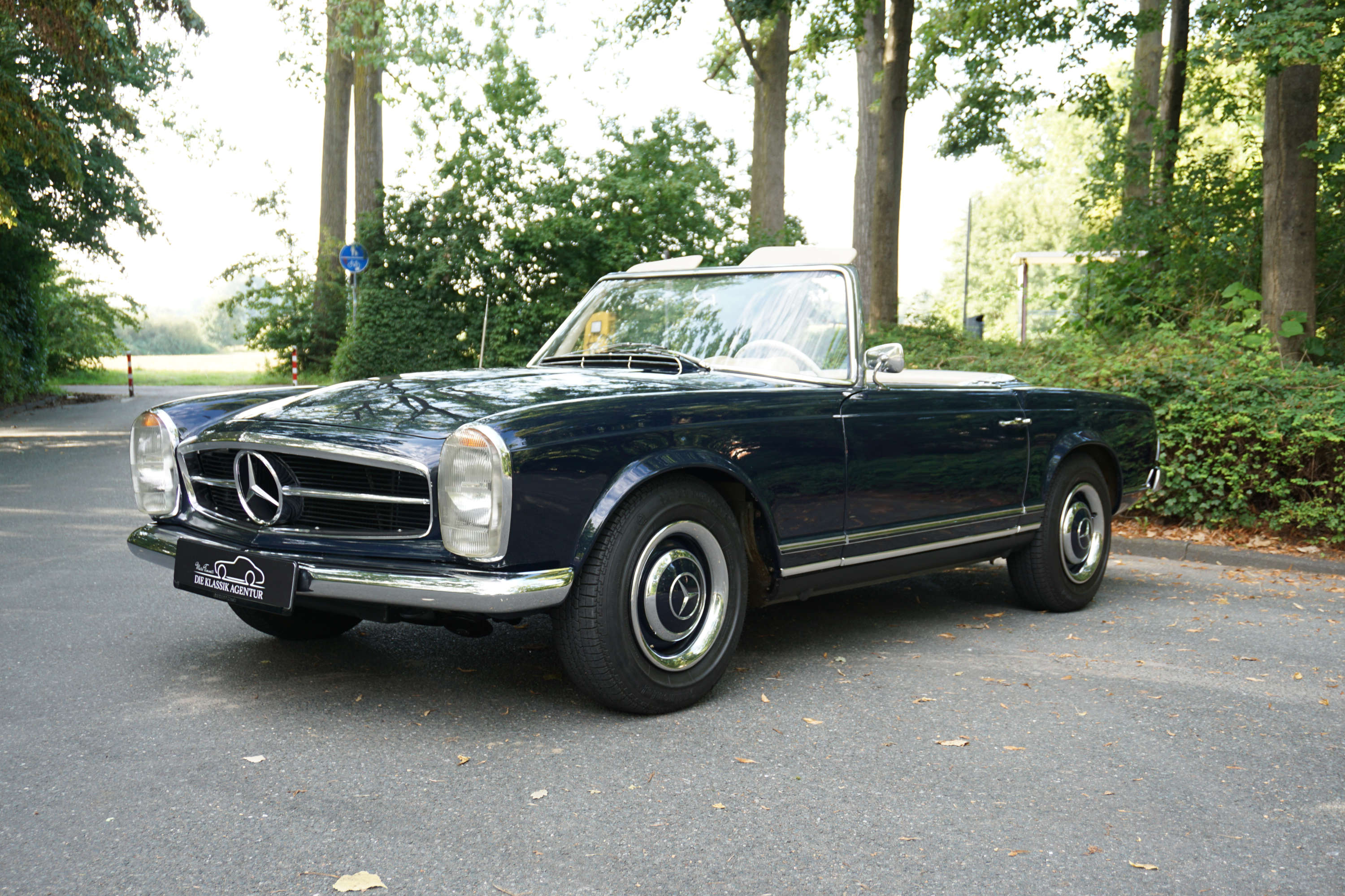 Mercedes-Benz 230 SL (W113)