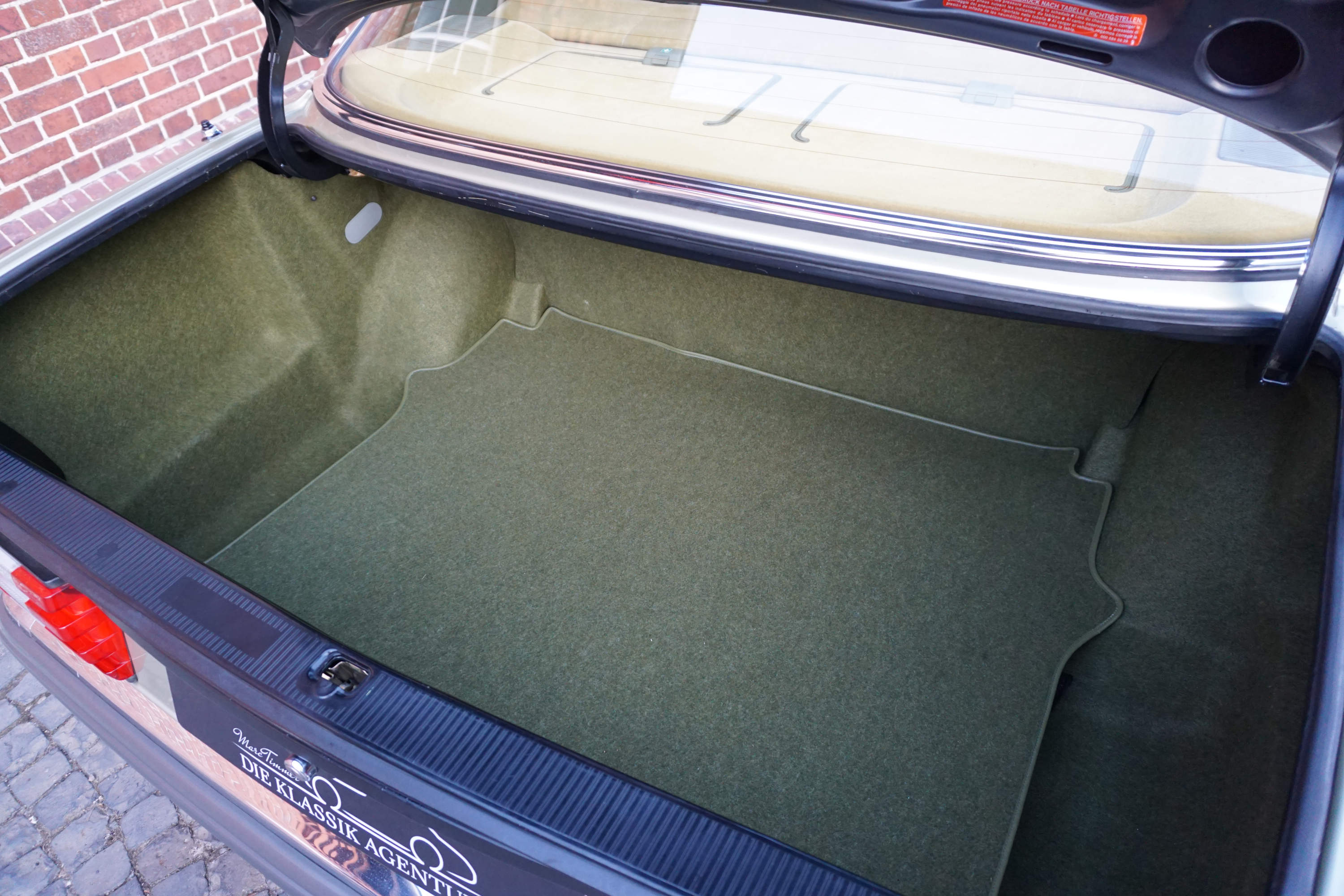 Mercedes-Benz 380 SE (W126)