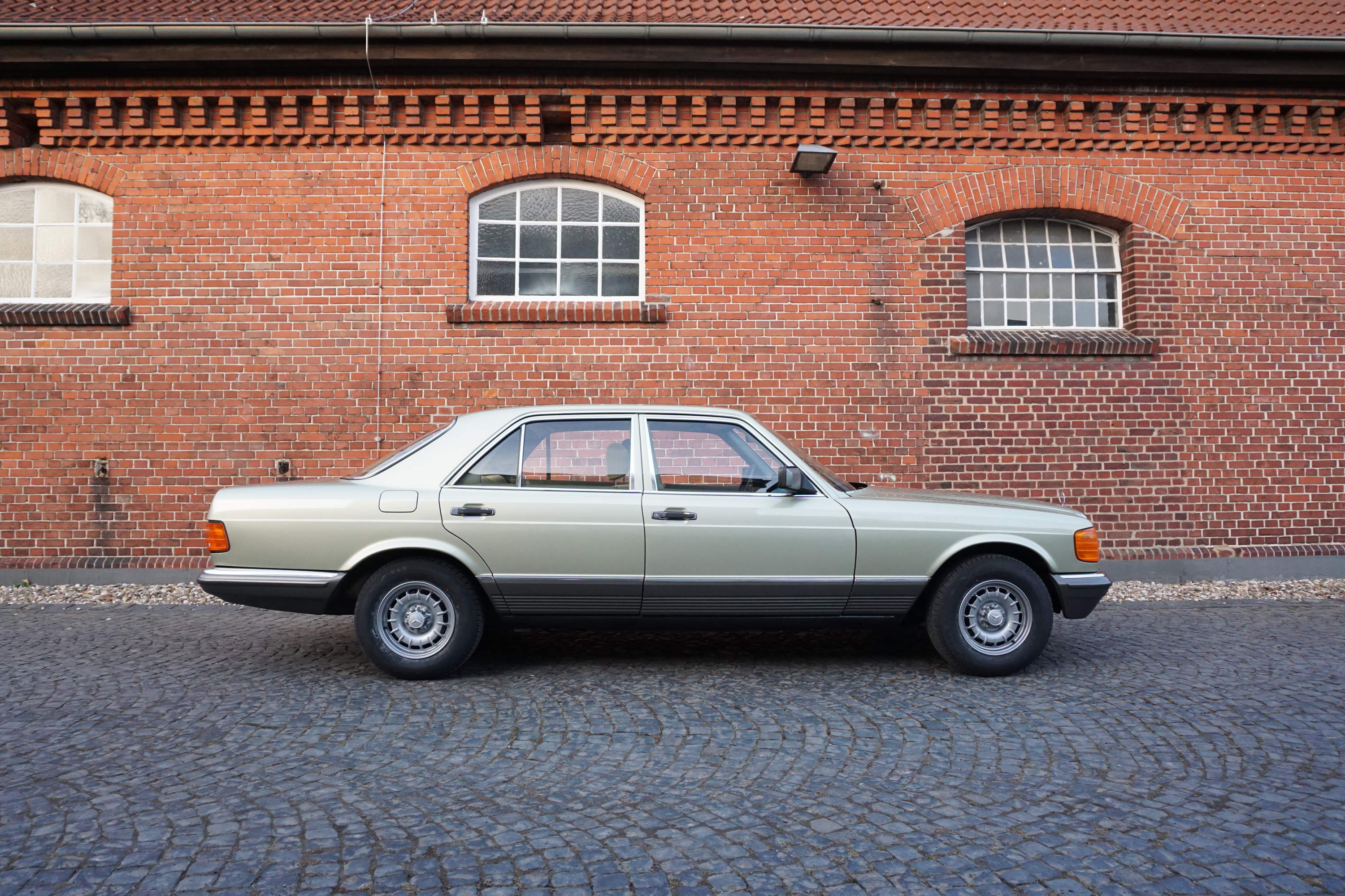 Mercedes-Benz 380 SE (W126)