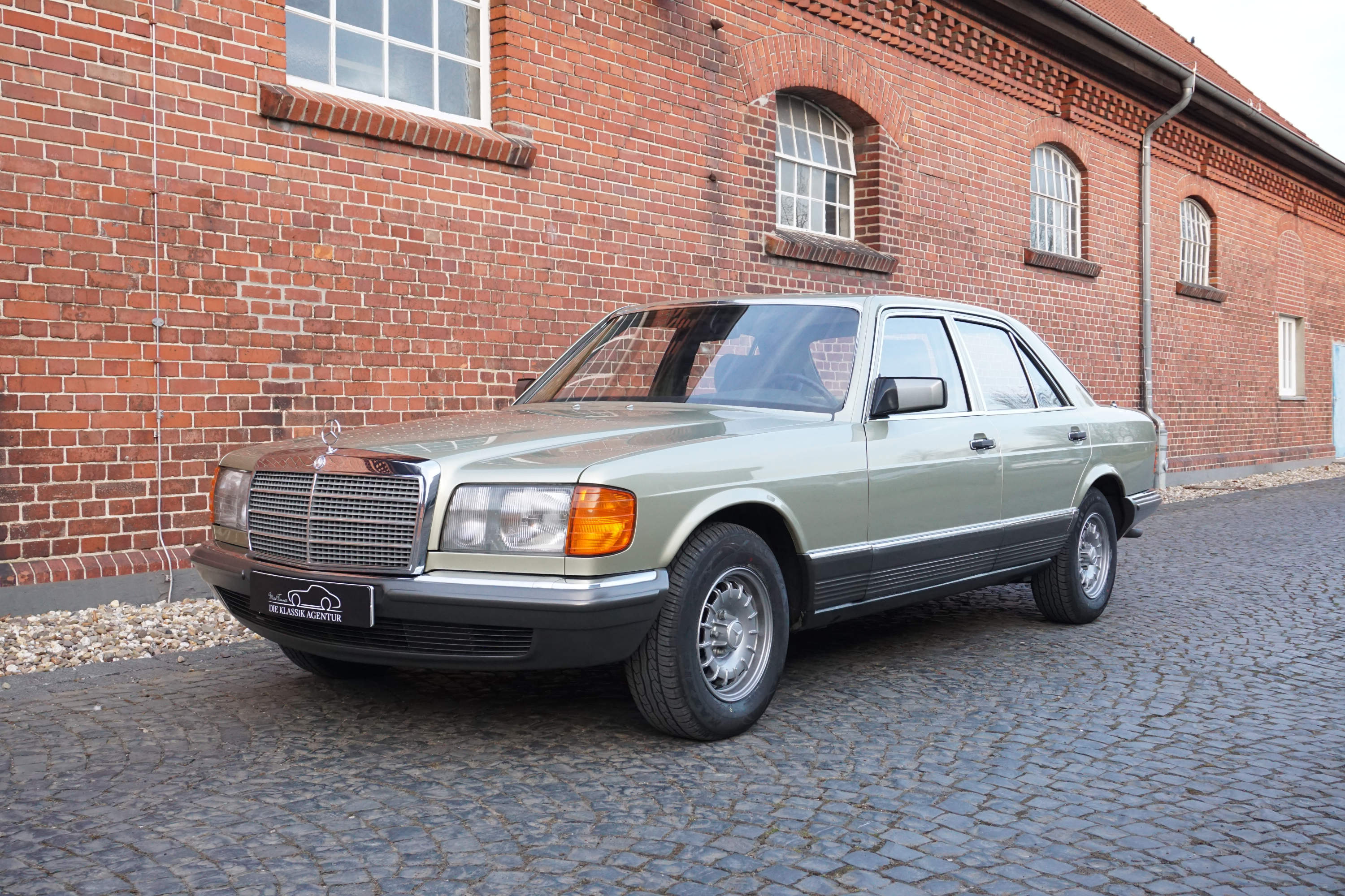 Mercedes-Benz 380 SE (W126)
